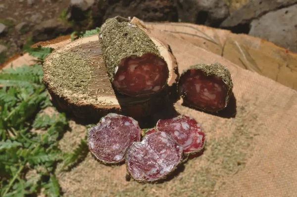 Le saucisson sec aux herbes de provence des Salaisons de Montagnac